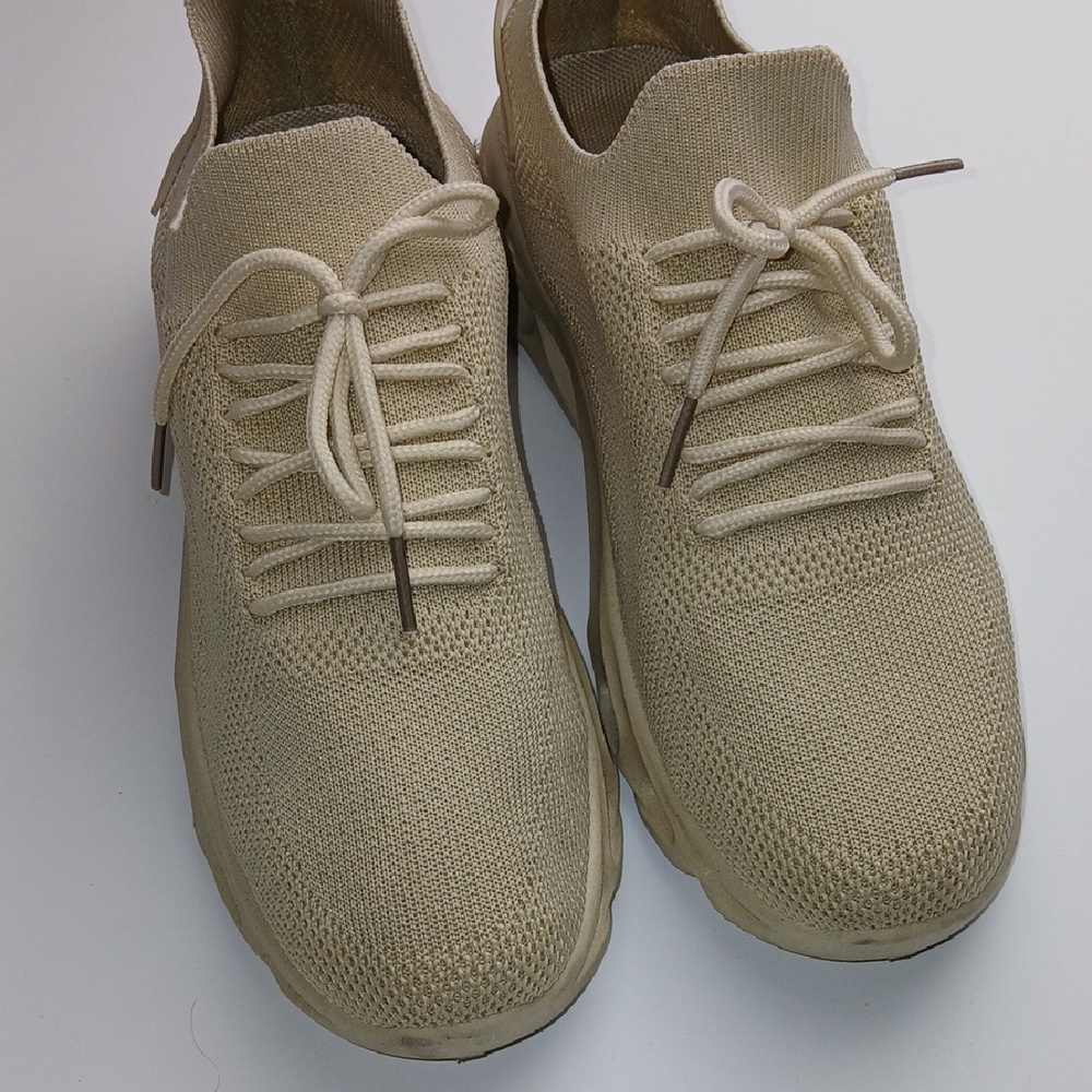 Rouge Helium Cream Minimalist Sneakers